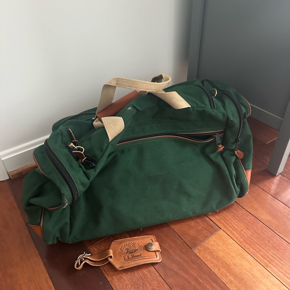 Vintage L.L. Bean Forest Green and Tan Duffel Bag with Luggage Tag - Picture 6 of 7